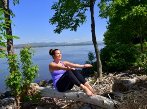 Eva en nature: couverture de cet article sur les branches du yoga